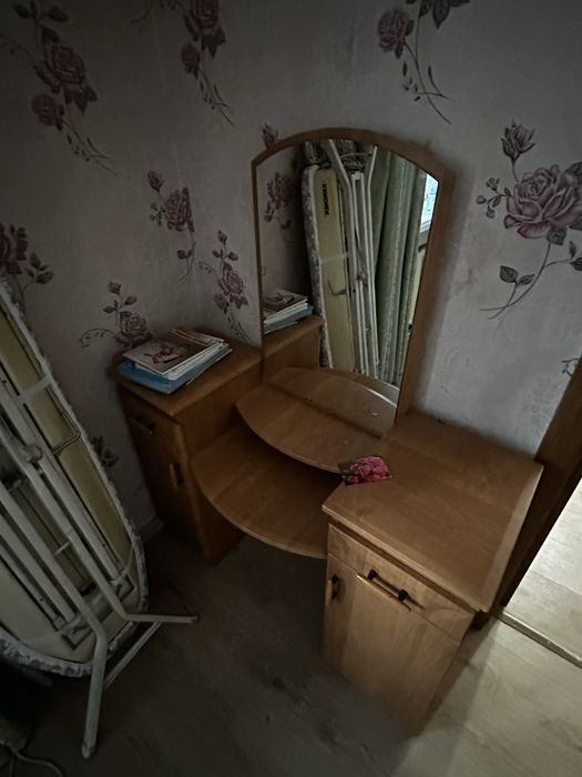 Столы, стулья, тумбочки