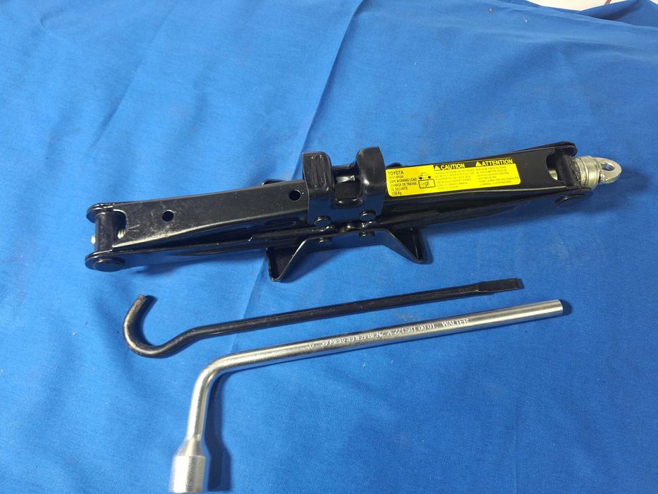 CRIC Auto - OEM Toyota Corolla - Avensis - Prius - NOU