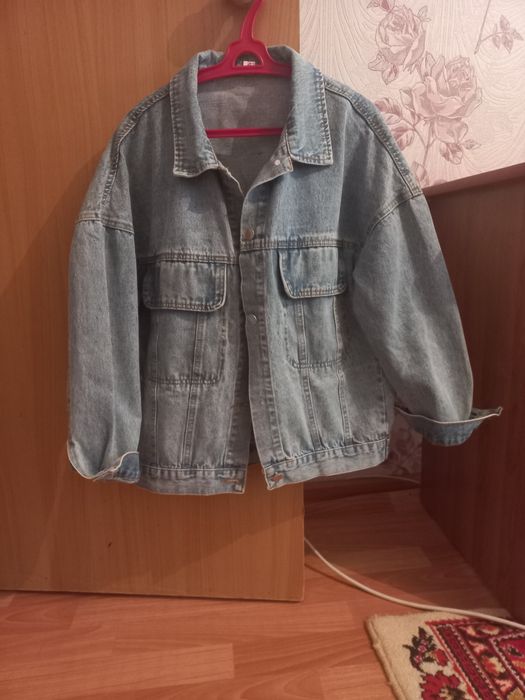 Продам джинсовую куртку