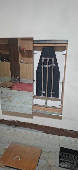 Гладильная доска под зеркалом - Ойна (кўзгу) ортидаги дазмол тахтаси