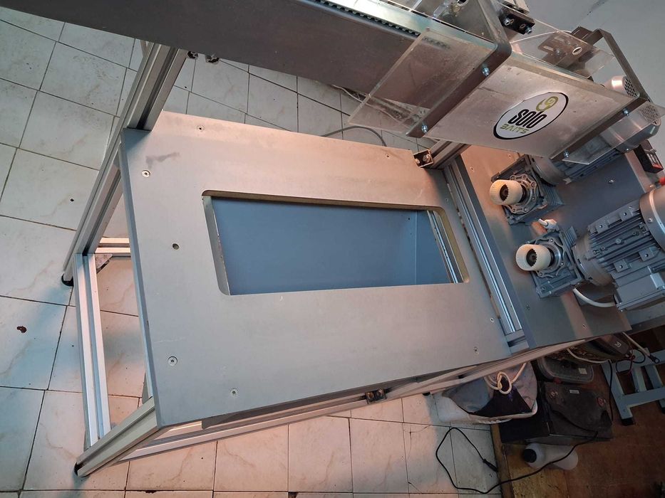 Masina de Rulat Boilies  20mm, 24mm cu taietor automat