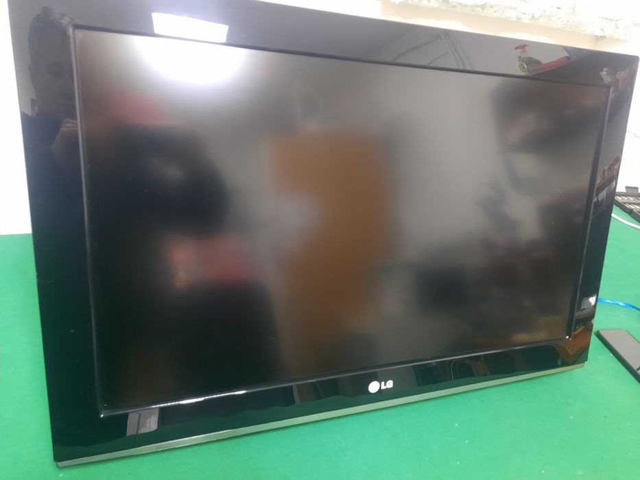 Lg 32 простой с кранштейном
