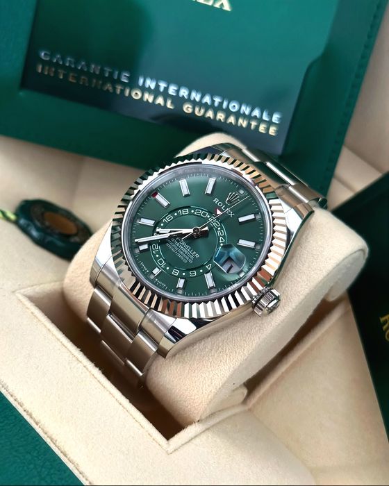 Rolex Sky Dweller  Acte 2026 Bezel  Aur 18k  Dial.Verde 42mm Automat