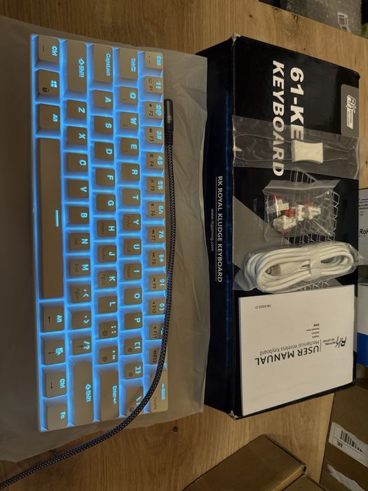 RK Royal Kludge RK61 Tastatura Mecanica Wireless Tri Mode Hot Swap Red Switch Blue Backlight Bluetooth 2.4G USB C Open Box PC Laptop Desktop