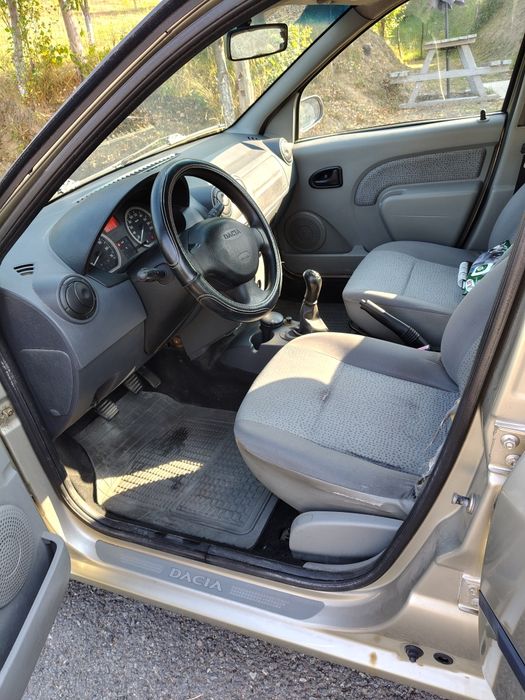 Vând Dacia Logan 1.6
