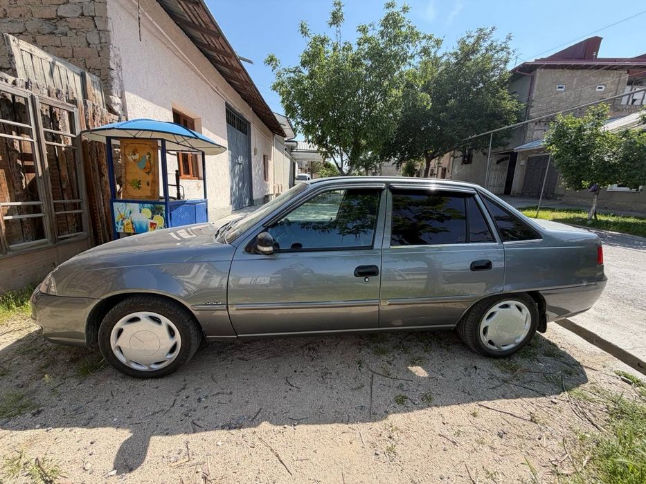 moshina ideal xolatda narxiga kelishamiz