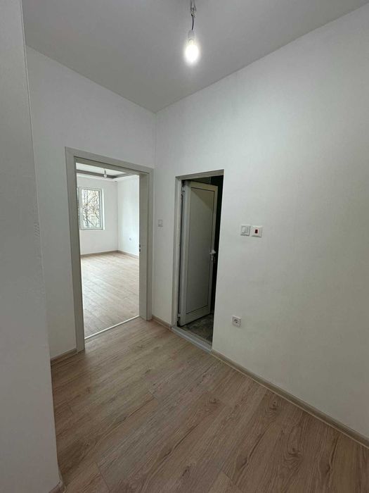Продава се Тристаен апартамент в Пловдив, Кършияка - 75 кв.м за 2200 €/кв.м - Снимка #4