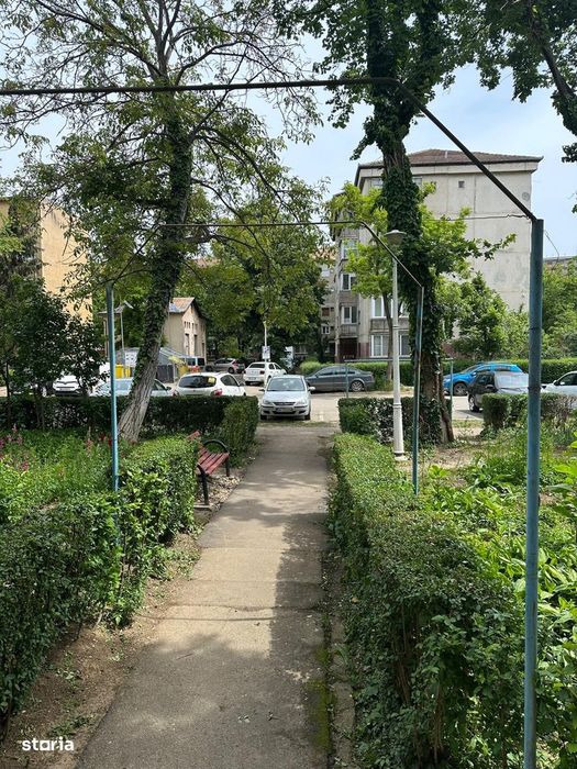 Vand apartament cu 2 camere cartier Nufarul 1