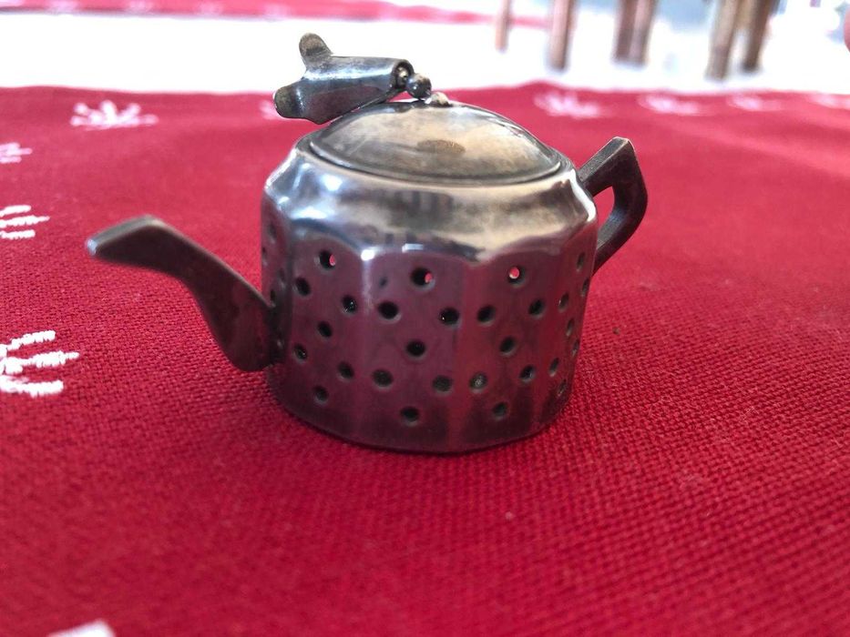 Infuzor pentru Ceai Argintat WMF (1850-1890) - Piesă Rară de Colecție
