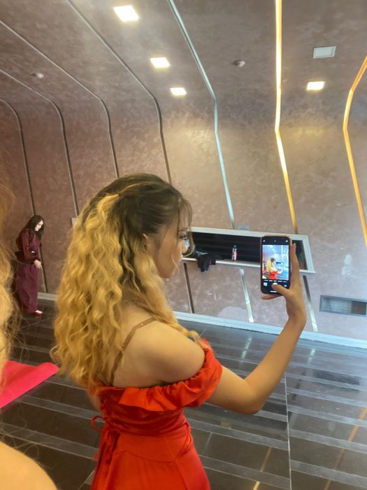 Платье рр 42 красный свет