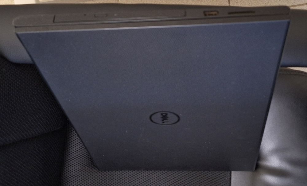 Лаптоп DELL Inspiron 3542