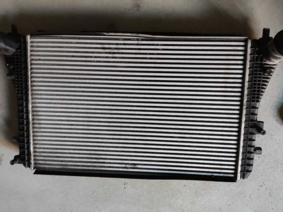 Radiator Racire Intercooler VW GOLF 5 / 6 PASSAT B6 CC SKODA SEAT LEON