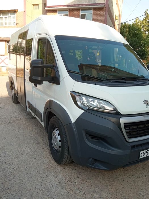 Микроавтобус ПЕЖО БОКСЕР.