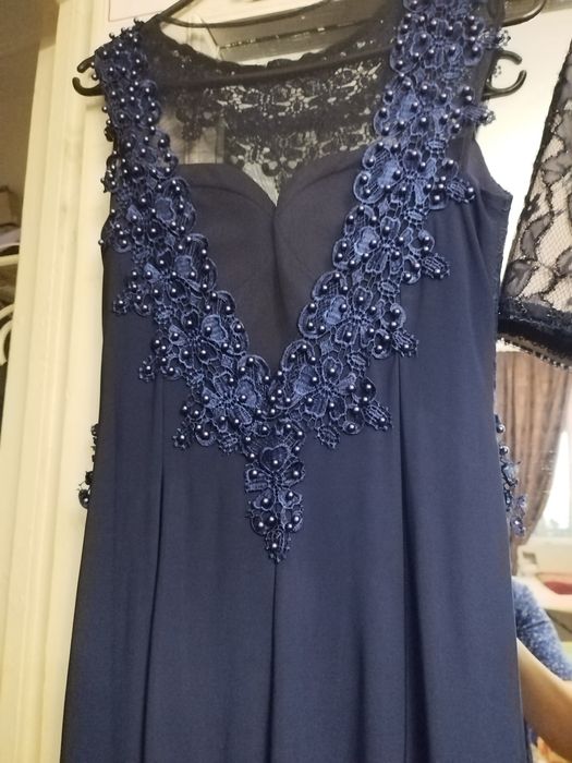 Vînd , 2 rochii elegante ,S.-.M