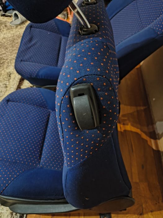 Предни седалки за Митсубиши пинин