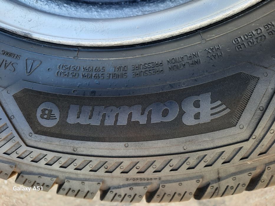 Бусови гуми с джанти 5×118, 215/70 R15C