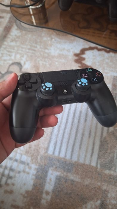 Playstation 4 sotiladi 500gb holati ideal