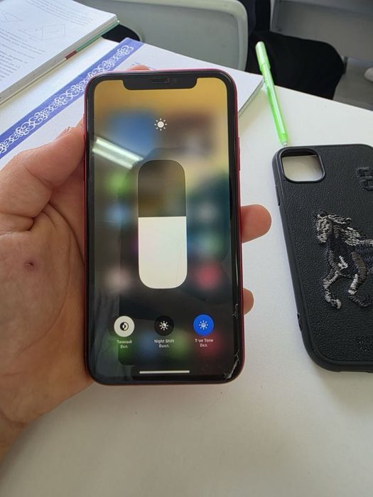 iPhone 11  в отличном состоянии все родное,