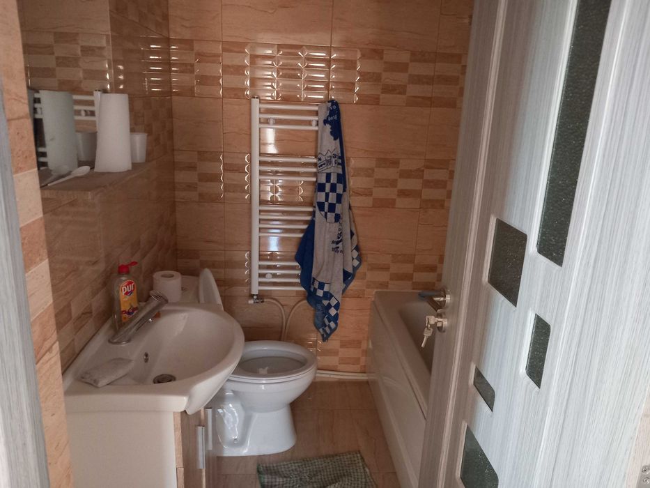 Persoana fizica vand casa in zona Titulescu la pret  bun