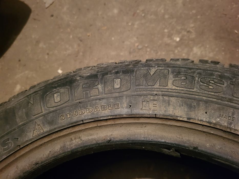 Продам зимние шины