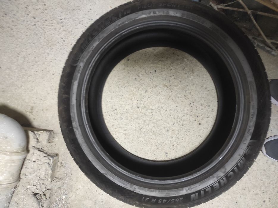 Michelin pilot sport 4 suv. Holati juda yaxshi. Kelishtirib beraman.