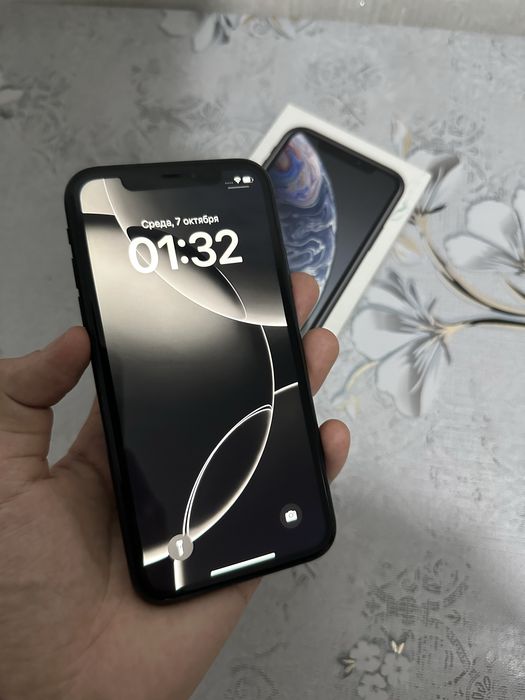 iPhone XR без ремонта 128 гб