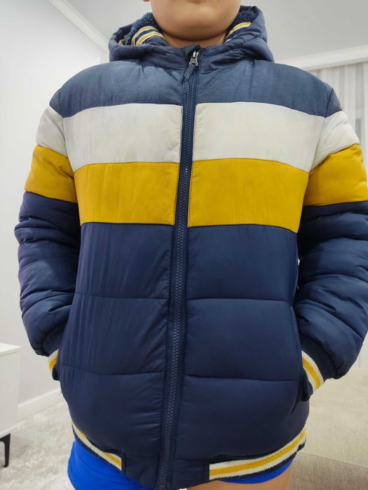 Продам куртку для мальчика