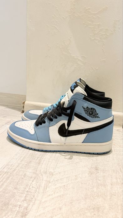 Nike Air Jordan 1 University Blue