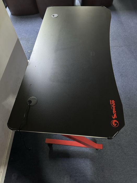 Birou gaming carbon luminat rgb