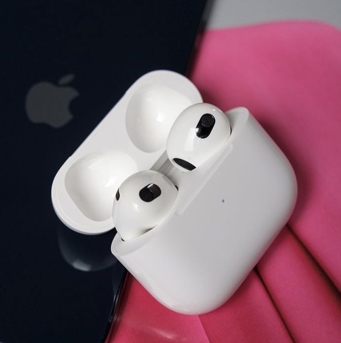 Продам Airpods 3