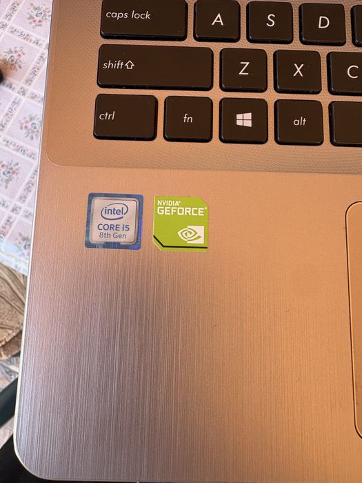 vand laptop Asus in stare perfecta de functionare