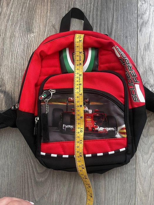 Нова детска раничка Ferrari