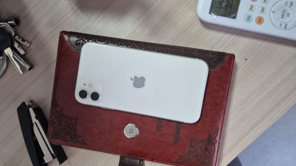 Айфон 11 продам в ремонте не был
