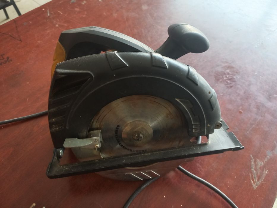 Elektra Serkulyarniy pila  sotiladi