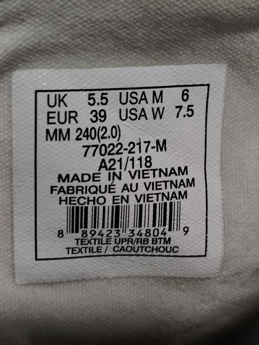 PALLADIUM Pampa Metro, tenesi damă, mărimea 39, interior 24 cm.