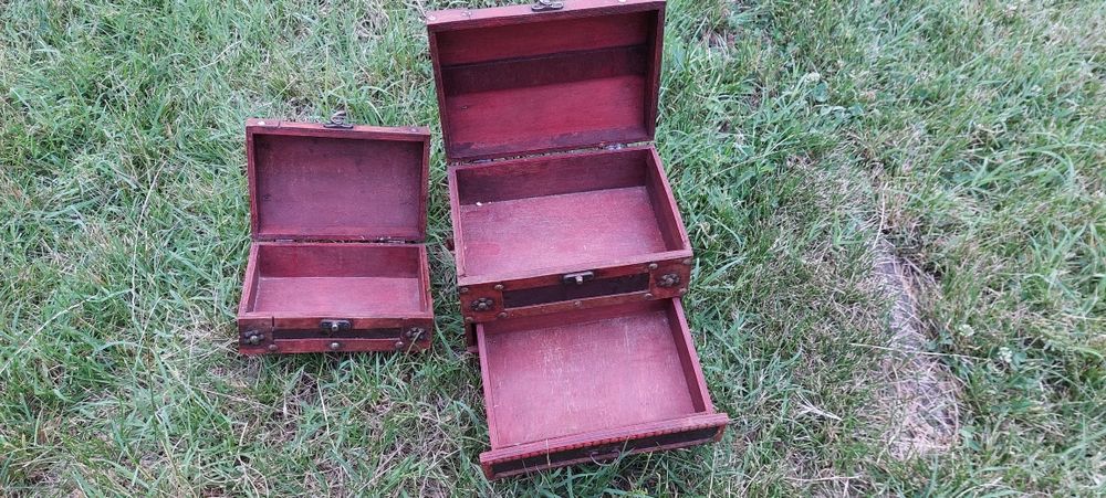 Старинна кутия за бижута и куфар