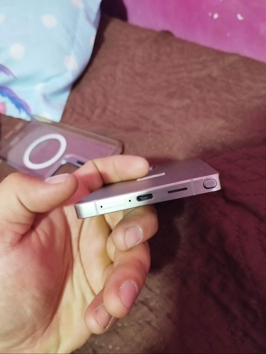 Продавам samsung s25 Ultra 256GB 12 RAM