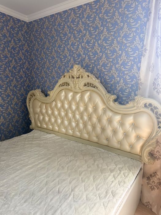 Продам двухспальную кровать