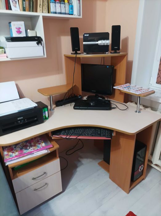 Компьютерный стол