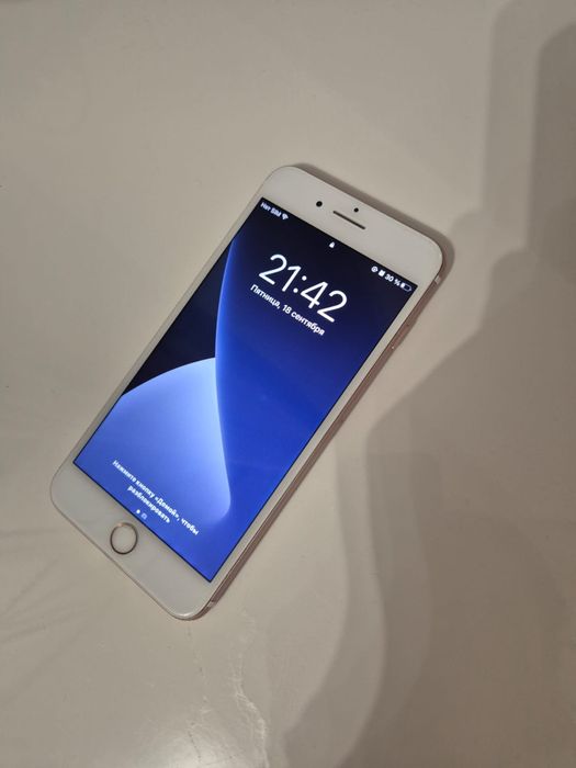 Продам iPhone 7+
