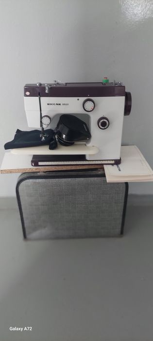 Masina. cusut  gritzne.  Ricaccar Graifar rotativ. Și singer 8280.