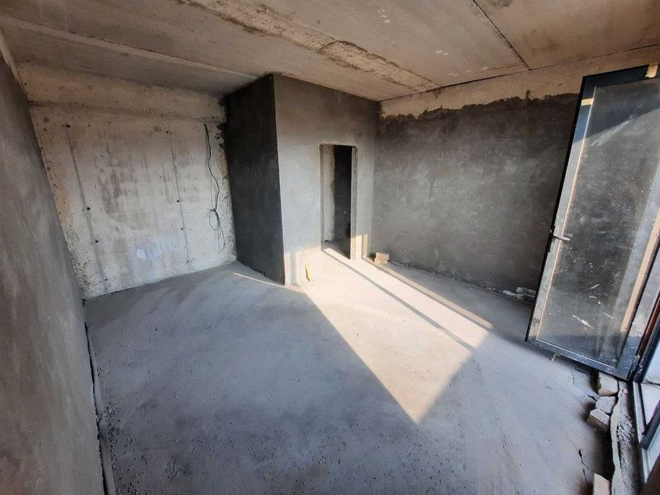 Kvartira sotiladi sergili 2 xonali