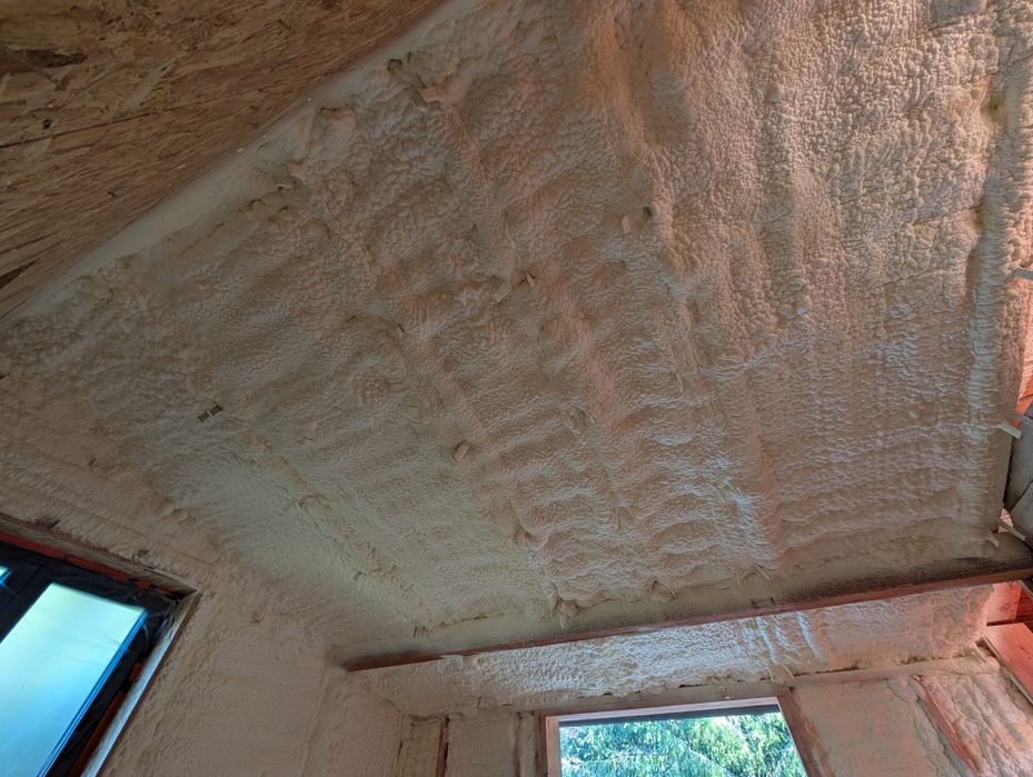 Izolație cu Spumă Poliuretanică – Eficiență Maxima!