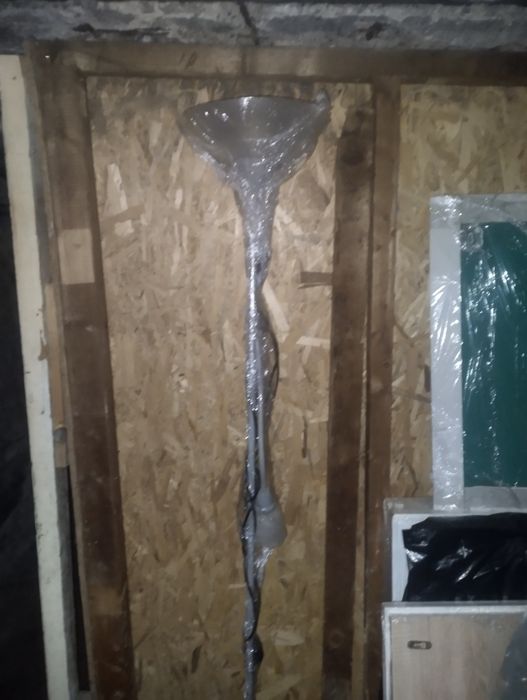 Vând Lampa cu suport