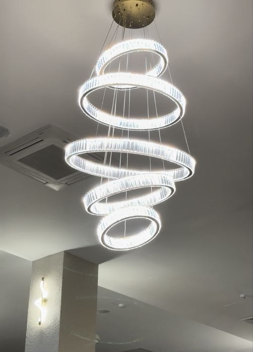 Продам люстры 3 м