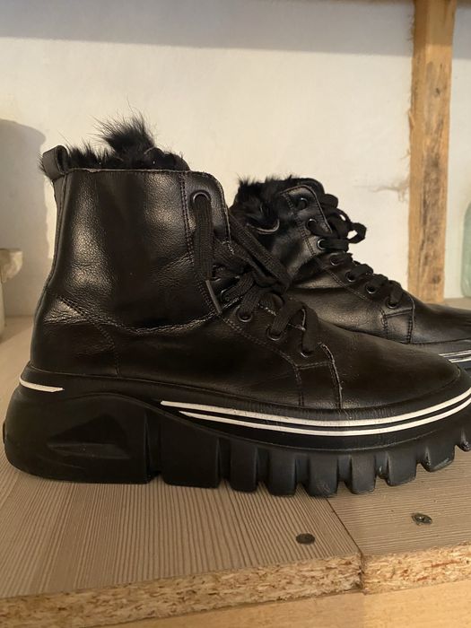 Продам зимние сапоги