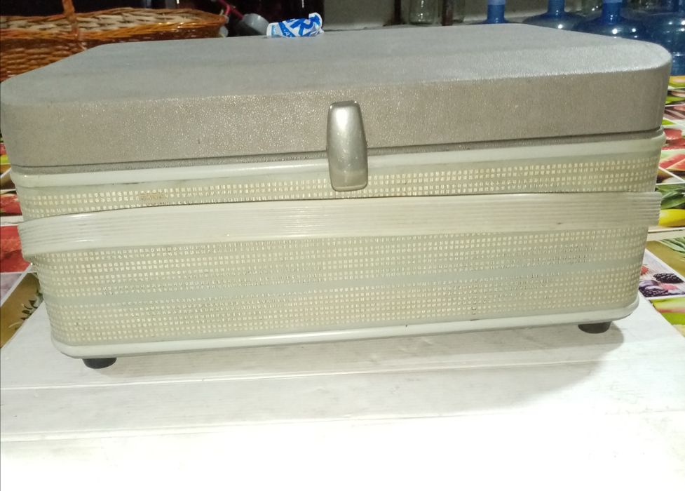 Магнитофон ретро