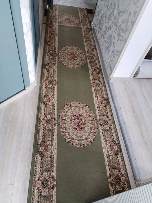 Продам ковровую дорожку 4м*80см