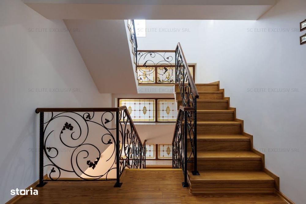 OVIDIU VILE  S+P+1+M-5 dormitoare  3 bai,garaj apr. de LAC 495000 eur!