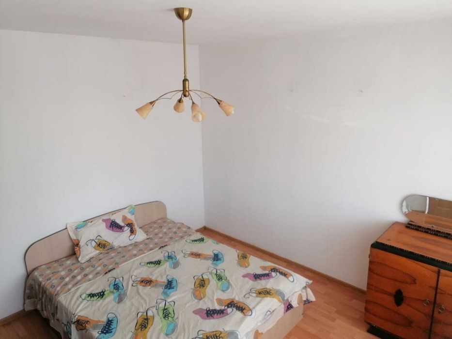 Apartament ultracentral, cu 3 camere semidecomandate, ultracentral, 300 euro